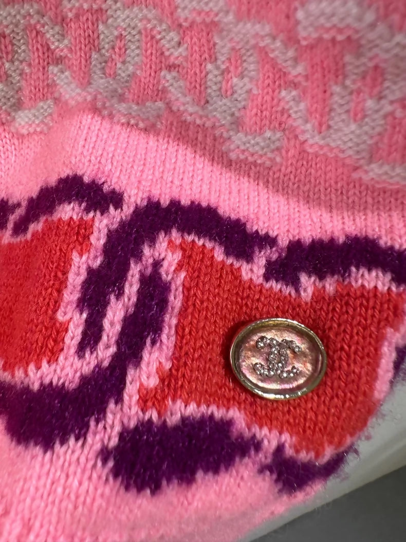Chanel 23B pink knitted sweater with double C logo