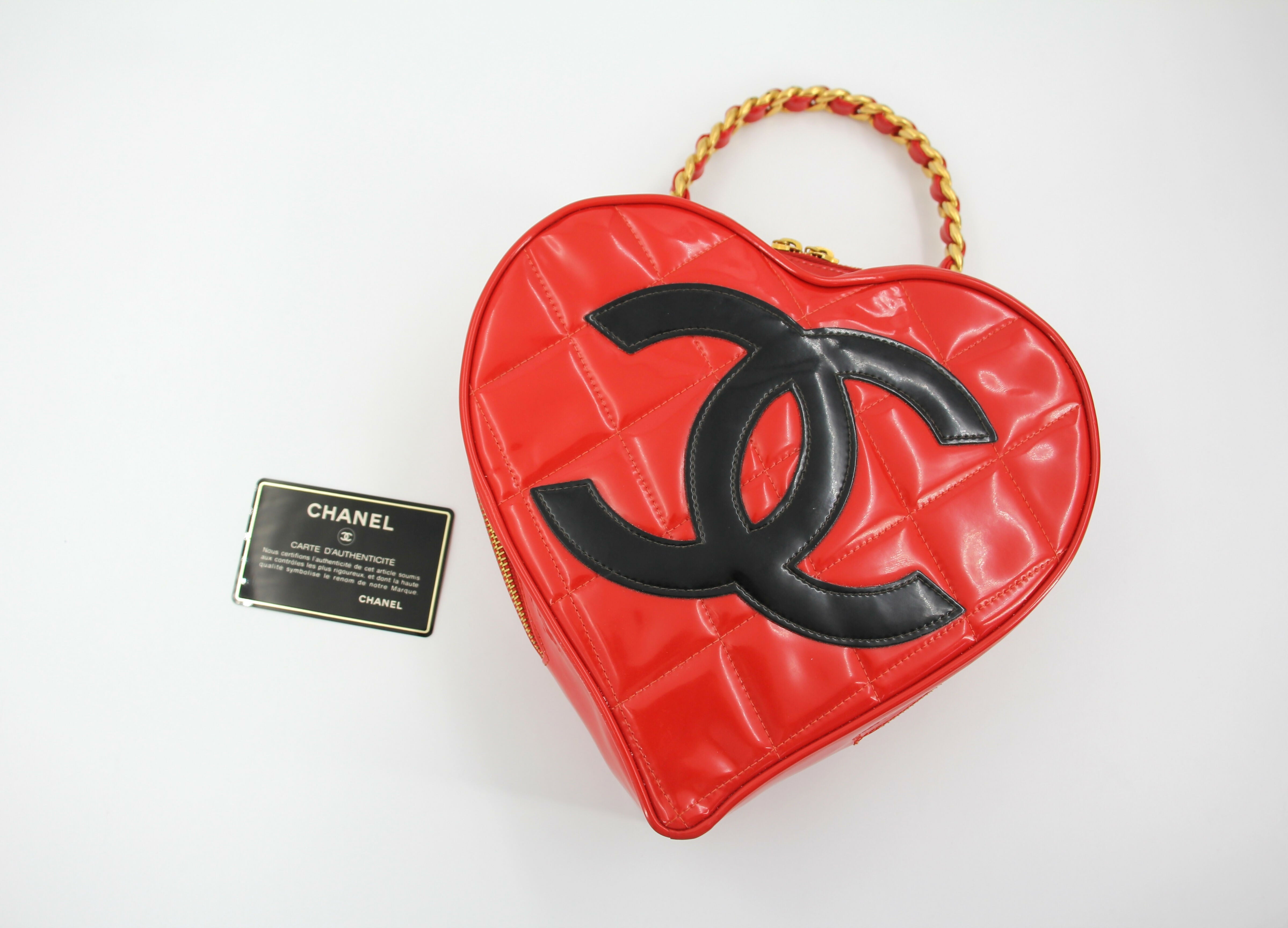CHANEL レザーケース レッド Chanel Vintage 1995 Leather Red Barbie Heart Vanity Handbag