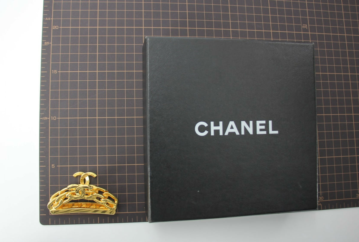 Chanel Vintage 98P Gold-plated Chain CC Logo Hair Clip