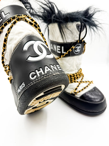 Chanel Fall-Winter 1993 Runway Snow Boots By Karl Lagerfeld