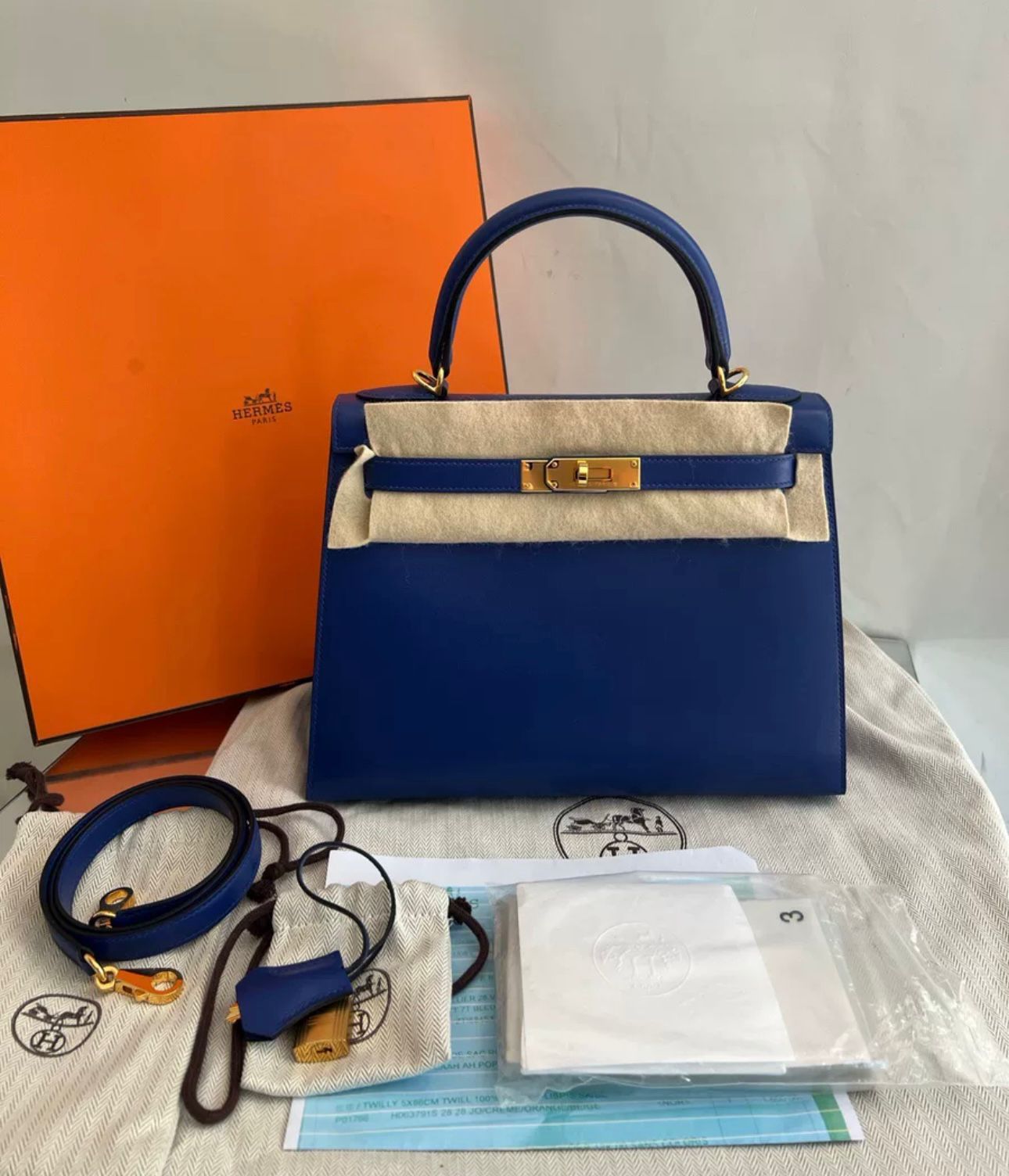 Hermès Kelly Sellier 28 Bleu Electric Tadelakt Gold Hardware