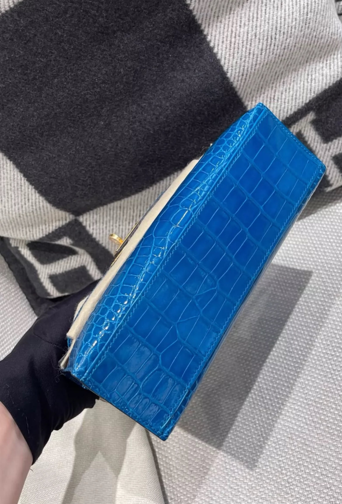 Hermès Kelly Pochette Blue Izmir Shiny Alligator Gold Hardware