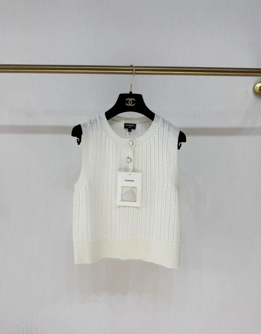 Chanel 24B white cashmere top size 36