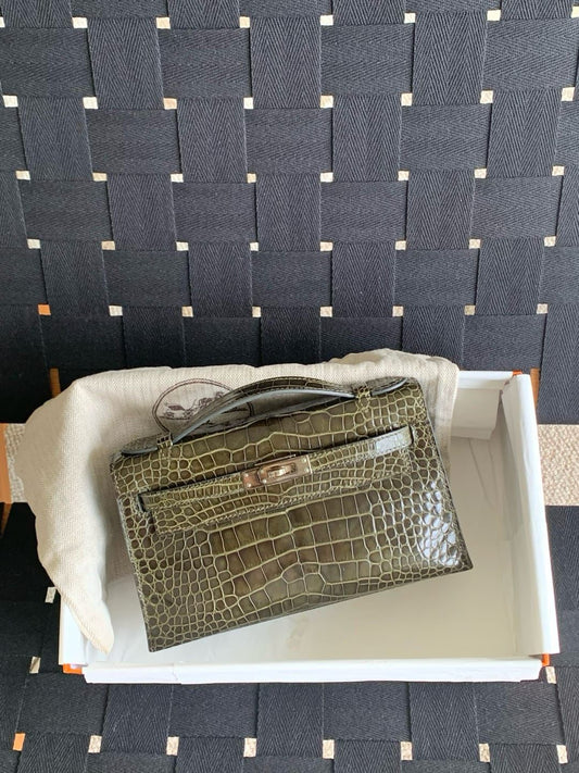Hermès Kelly pochette Vert Olive Shiny Alligator Palladium hardware