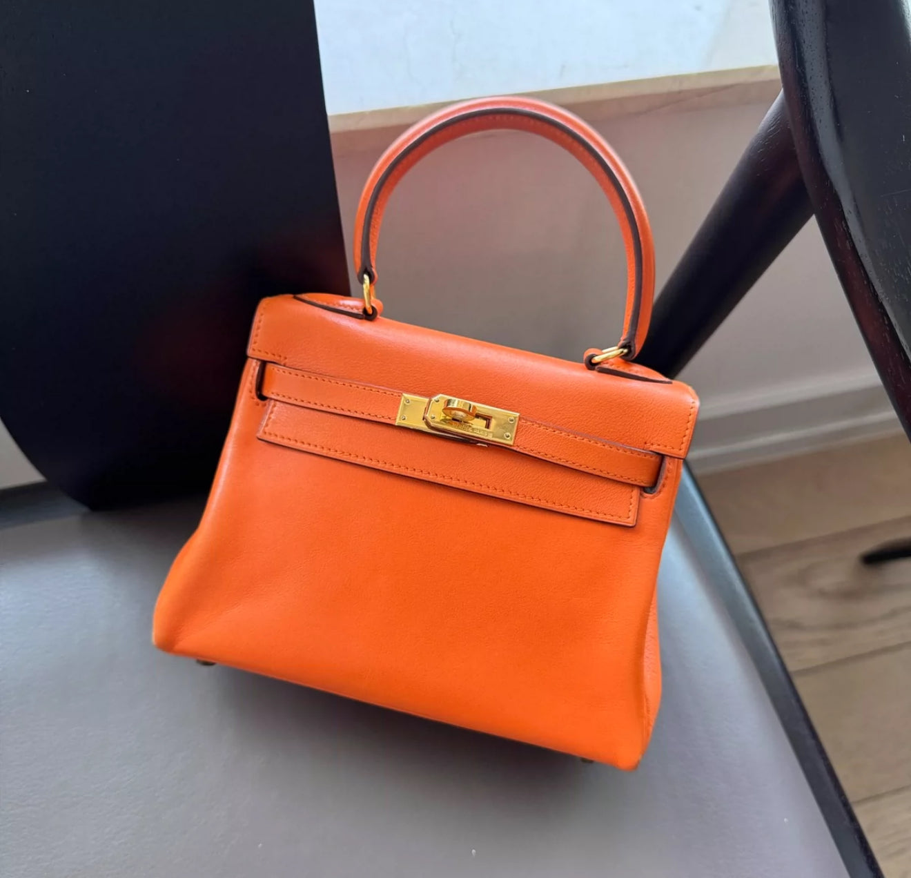 Vintage Hermès Kelly Sellier 20 Orange Gold Hardware