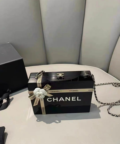 Chanel 2017 Gift Box Minaudière