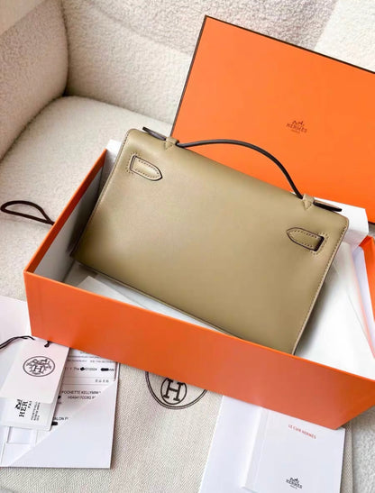 Hermès Kelly Pochette Beige Marfa Swift Gold Hardware