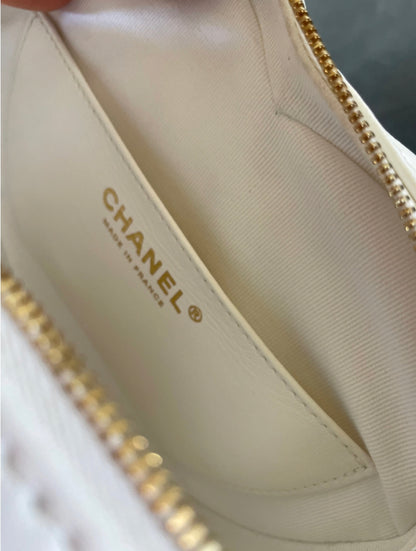 Chanel 22S white large heart bag