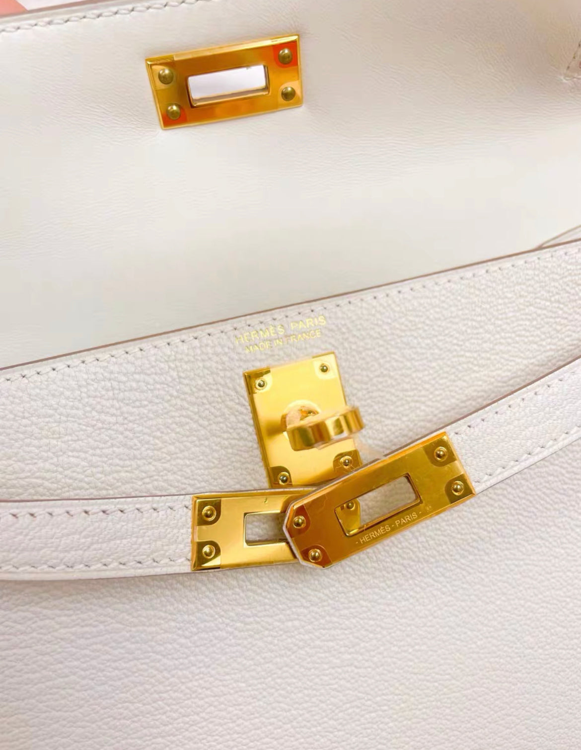 Hermès Kelly Sellier 20 Gris Pale Epsom Gold Hardware