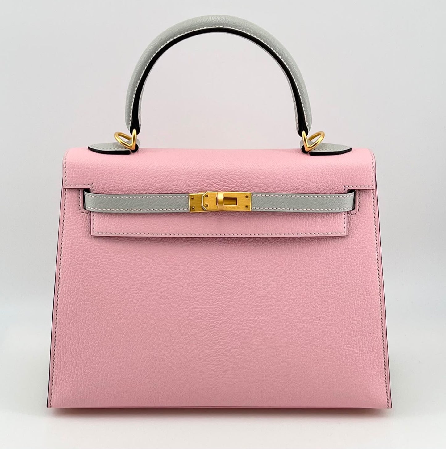 Hermes Kelly 25 Sakura x Gris Perle Chevre mysore leather brushed gold hardware