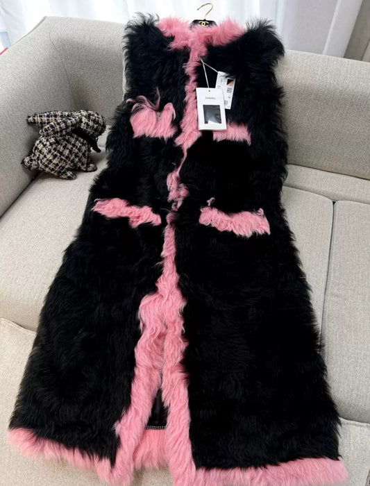 Chanel 21k black & pink fur vest size 38