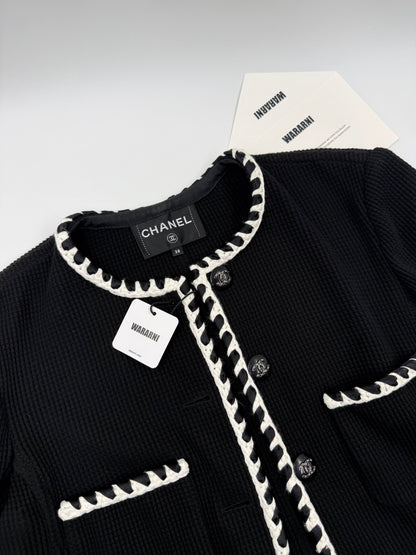 Chanel 21C black & white waffle knit jacket size 38