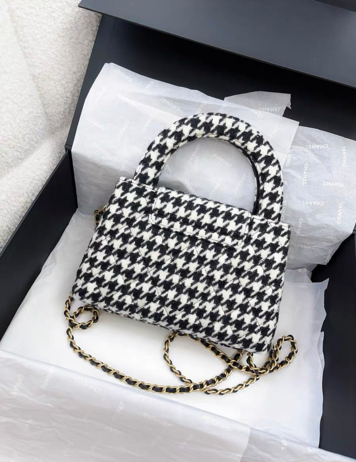 CHANEL 24A Nano Kelly Black & White Houndstooth Tweed Bag - Brand