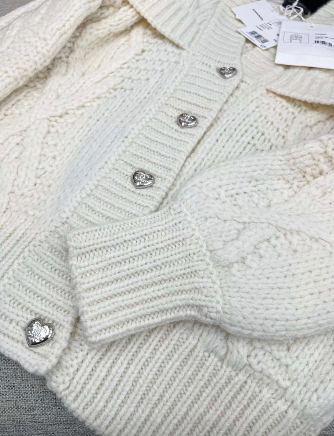 Chanel 21B white knit cardigan size 34. Brand new with tag