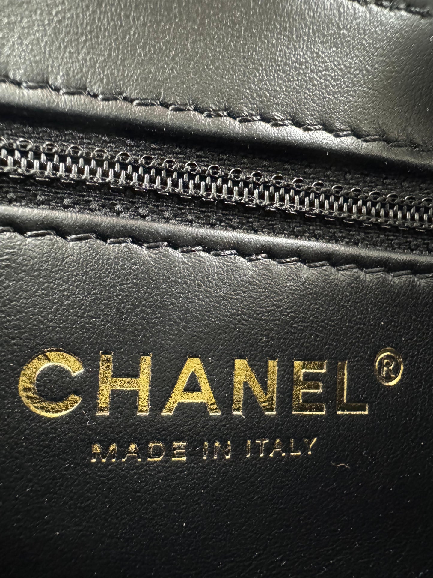 Chanel kelly Bag in Black leather gold hardware
