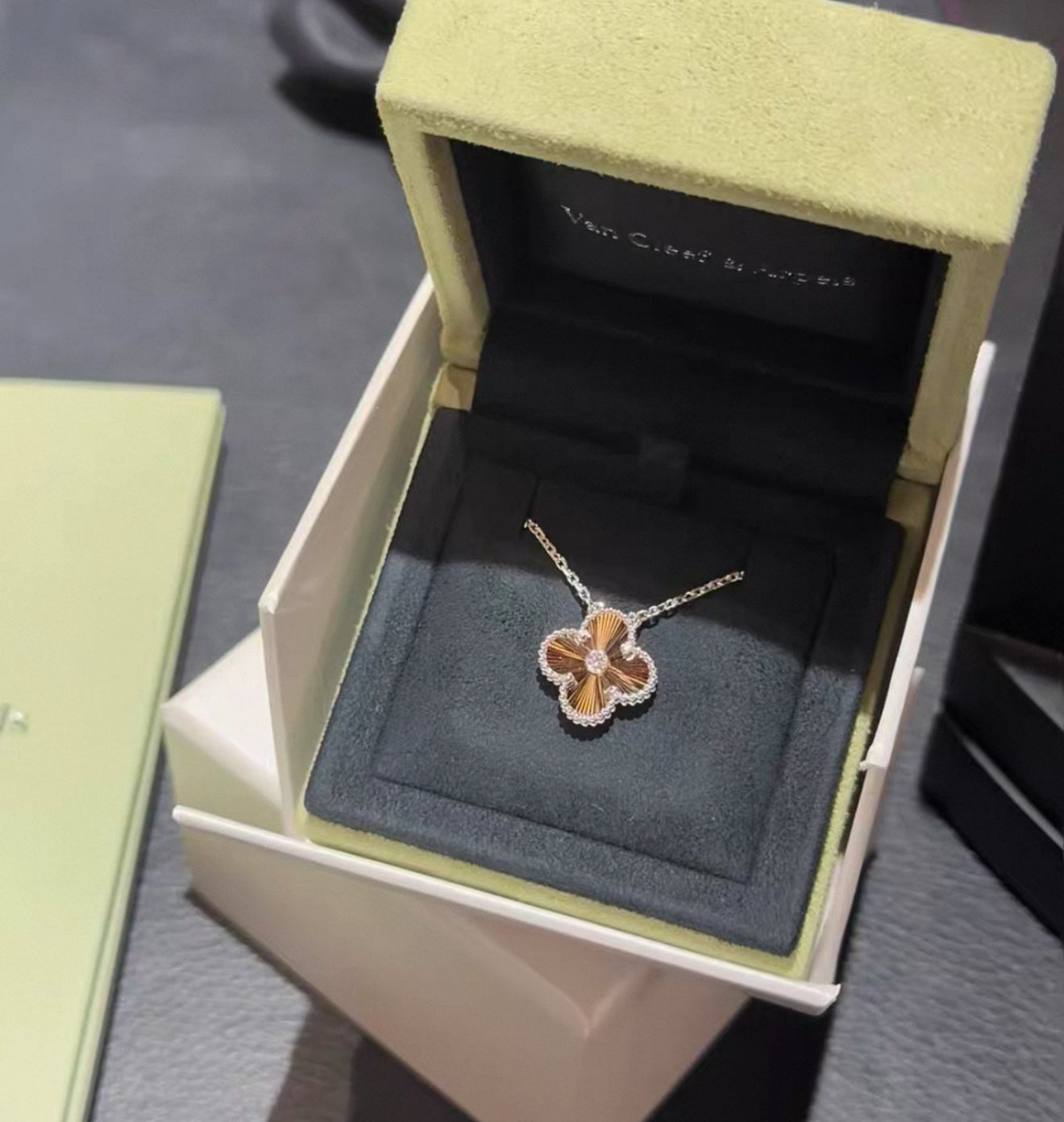 Van Cleef 
Arpels Holiday Pendant 2024