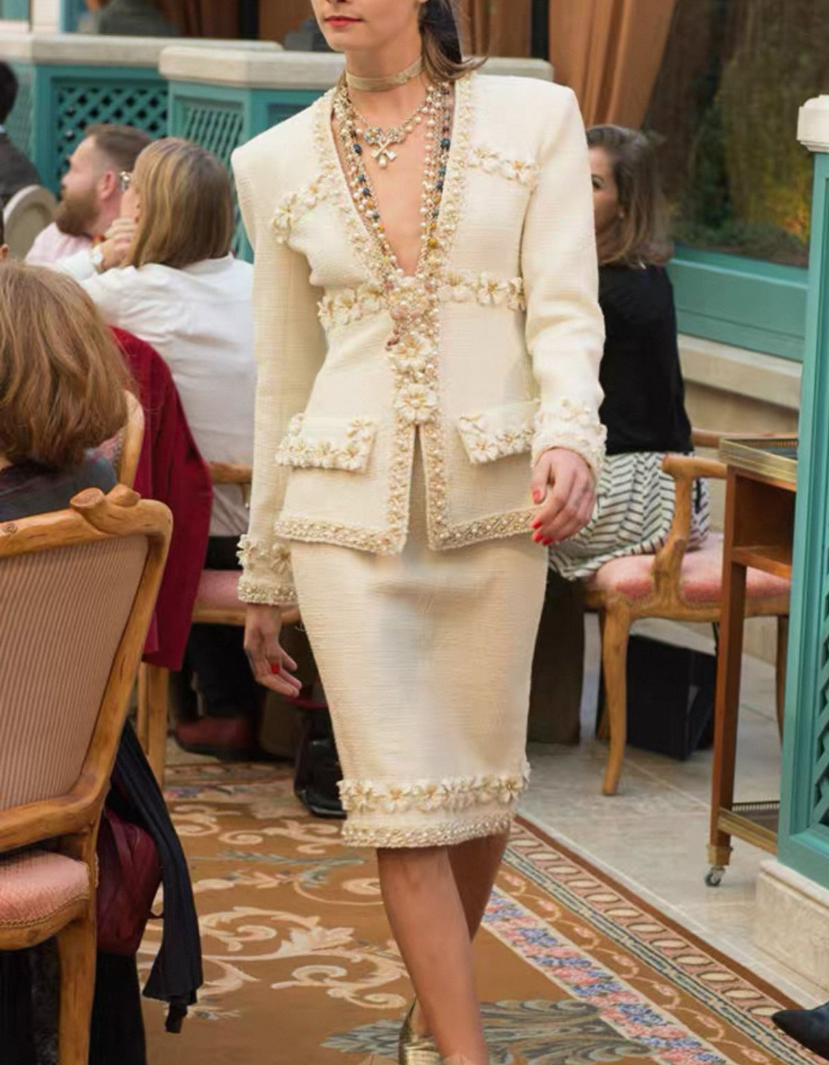 Ultra rare Chanel 2020 écru white tweed   jacket