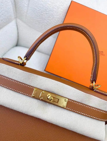 Hermes Kelly 28 Sellier Gold Epsom Gold Hardware