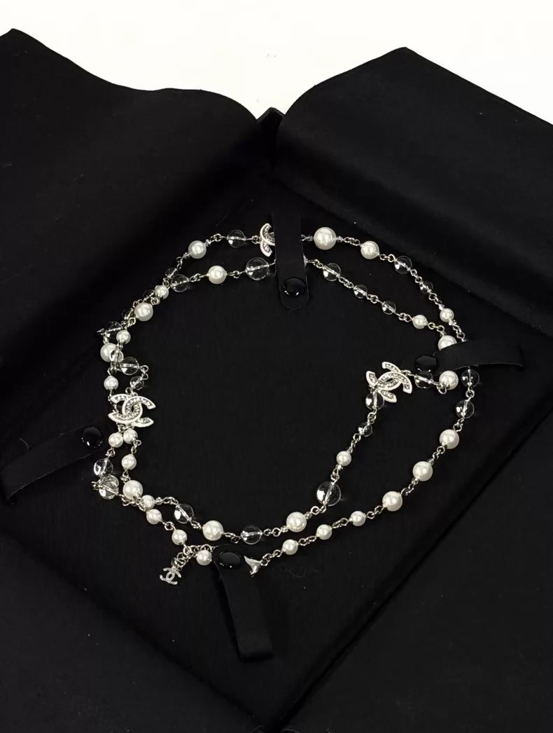 Chanel 25C White Glass Sweater Chain neckalce