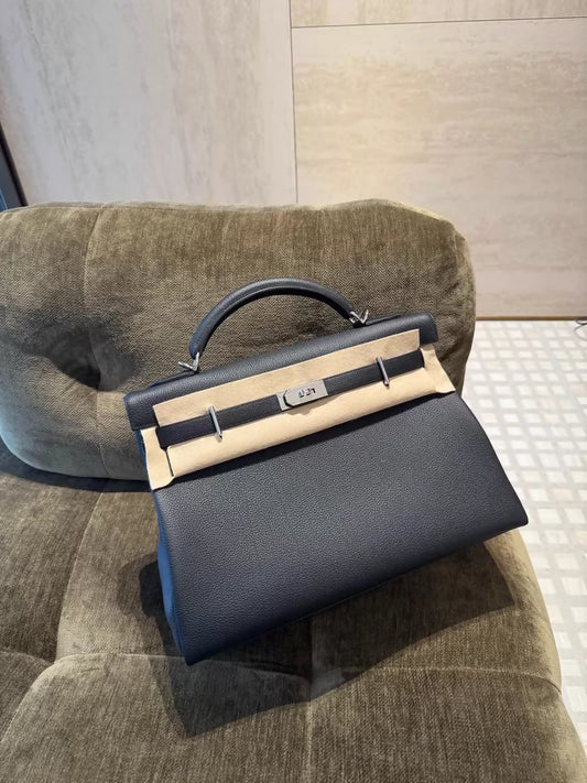 Hermès 42cm Kelly Maxi Black Togo Leather Palladium Hardware