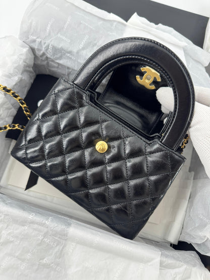 Chanel kelly Bag in Black leather gold hardware