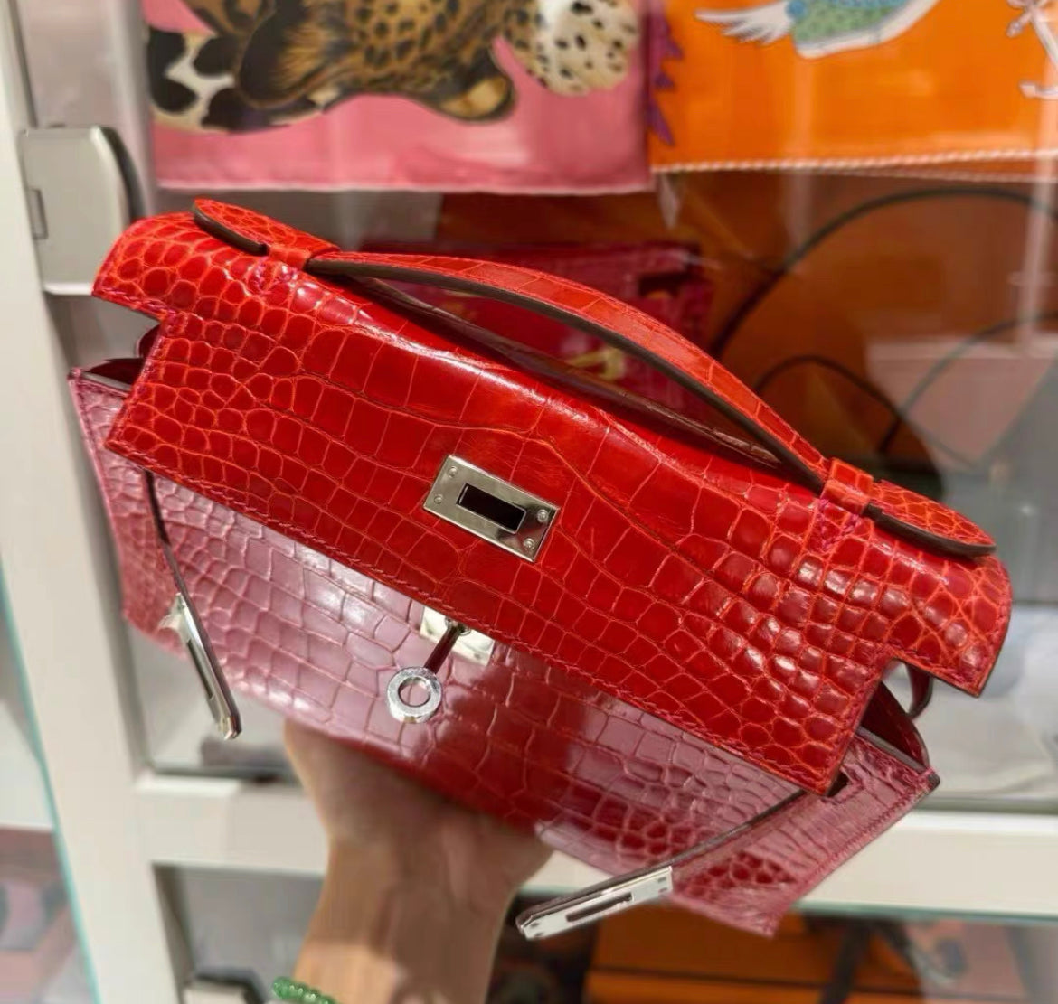 Hermès Kelly Pochette Red Shiny Alligator Palladium Hardware