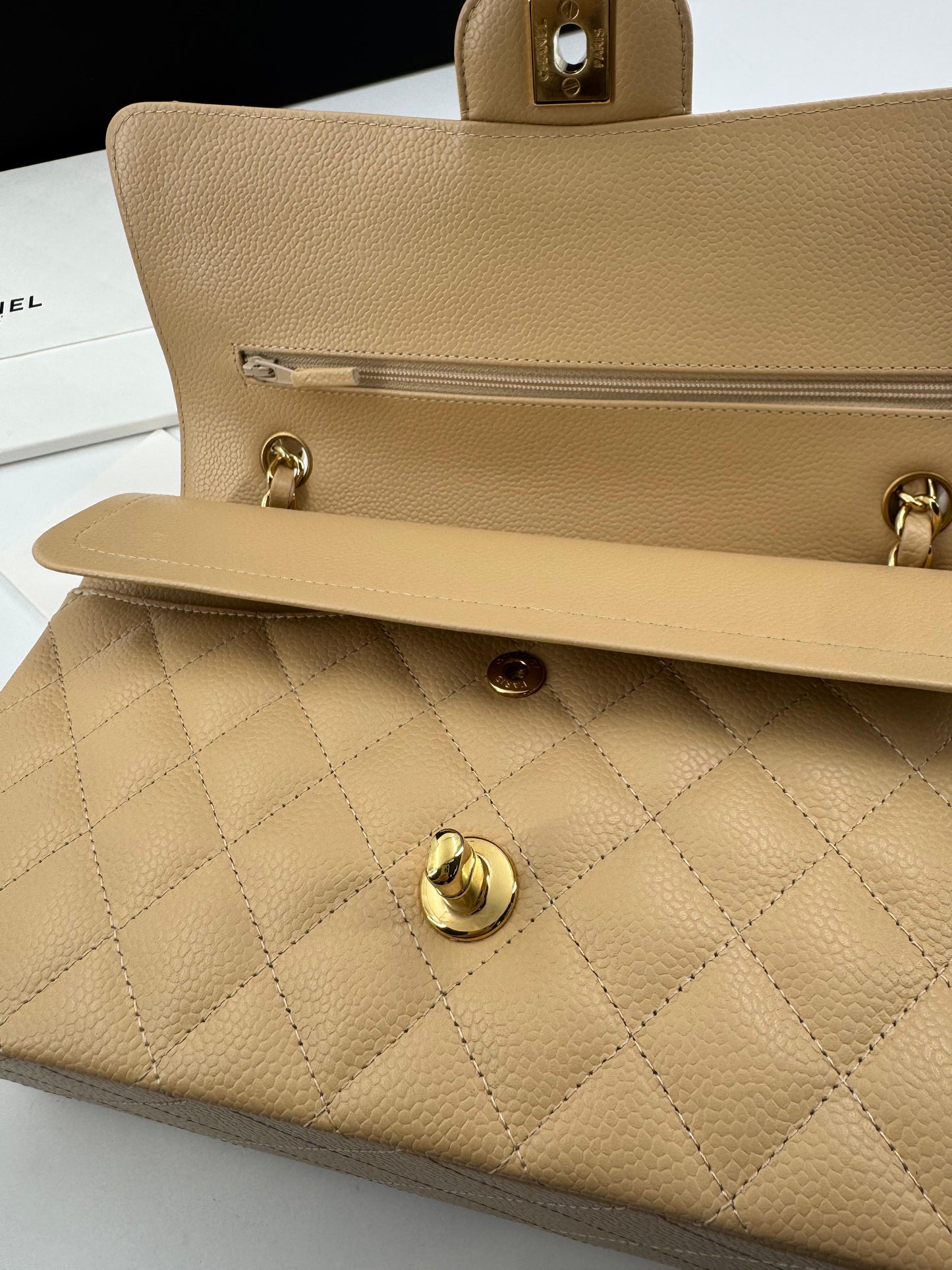 Chanel 25 Medium CF flap  beige Caviar leather