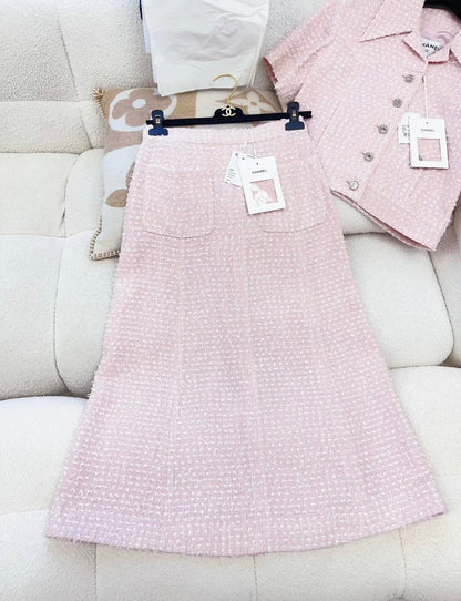 Chanel 24P pink tweed skirt size 36