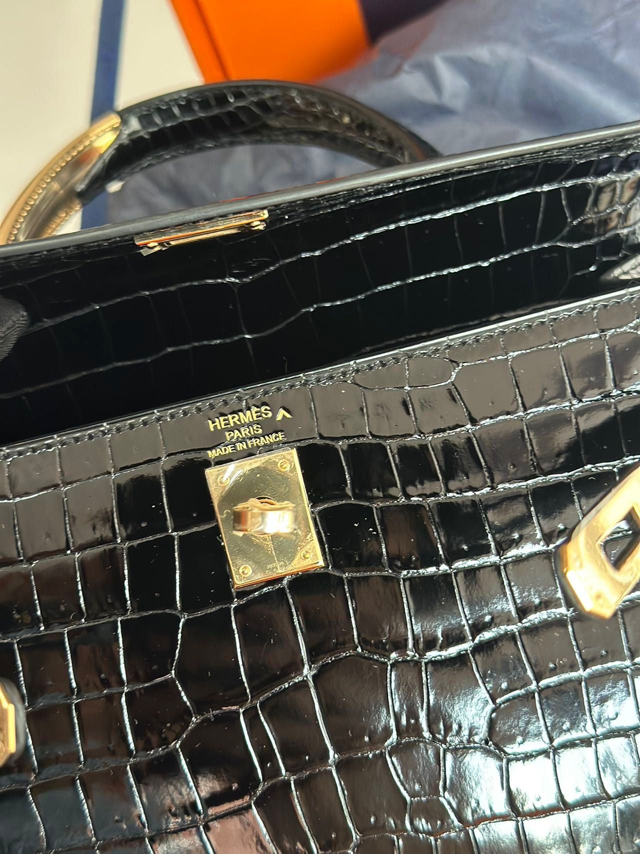 Hermès Kelly Midas 25 Noir Shiny Crocodile Porosus 18k yellow gold hardware & handle
