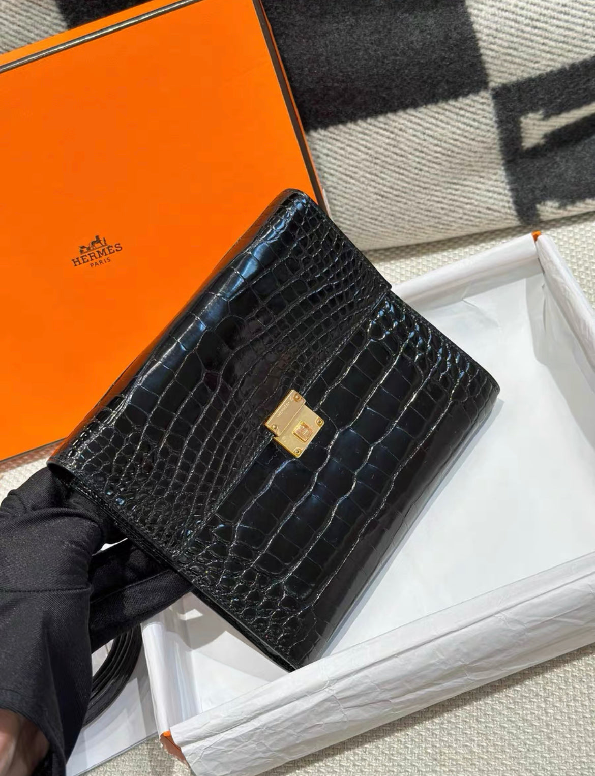 HERMES CLIC 16 BLACK SHINY ALLIGATOR