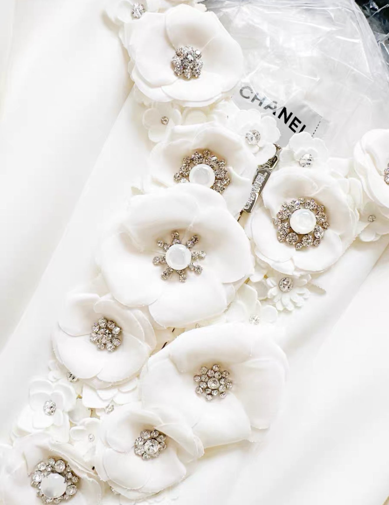 Chanel 25C White flower jacket – Wararni.com