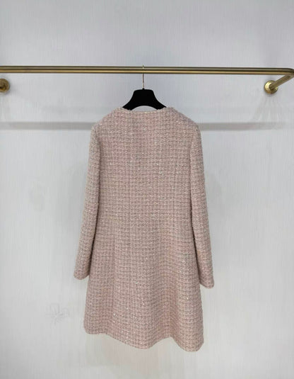 Chanel 24B Glittered Tweed
Light Pink, Beige & Ecru Dress size 36