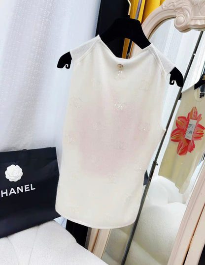 Chanel 24S white, light pink and yellow cashmere & sequins top size 34