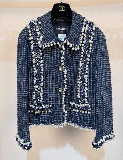 Chanel 10P Blue tweed with pearls