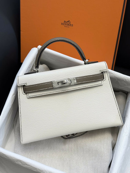 Hermès Mini Kelly Ii (Kelly 20) Craie / Nata Paired With Étoupe / Etoupe Chèvre Leather With Palladium Hardware