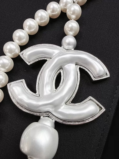 Chanel 25C White Pearl Double C Waist Chain