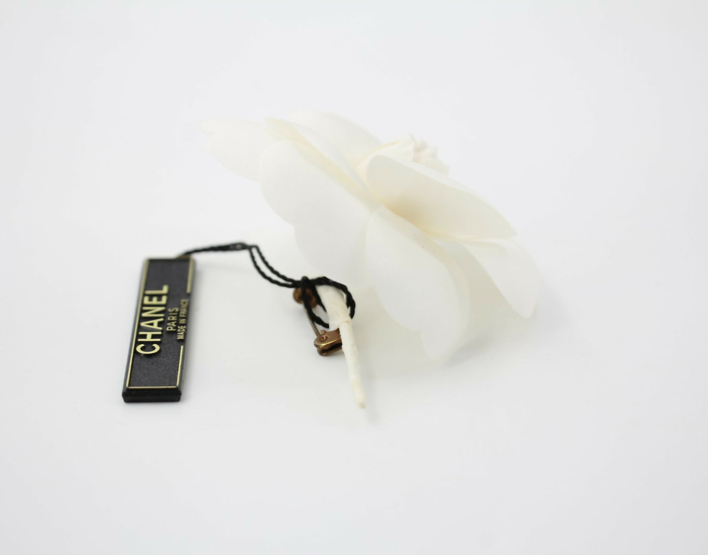Chanel Vintage 81-85 Silk Small Size White Camellia Brooch