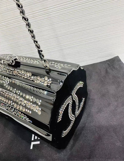 Chanel 18 Chanel Black Strass Log CC Minaudière