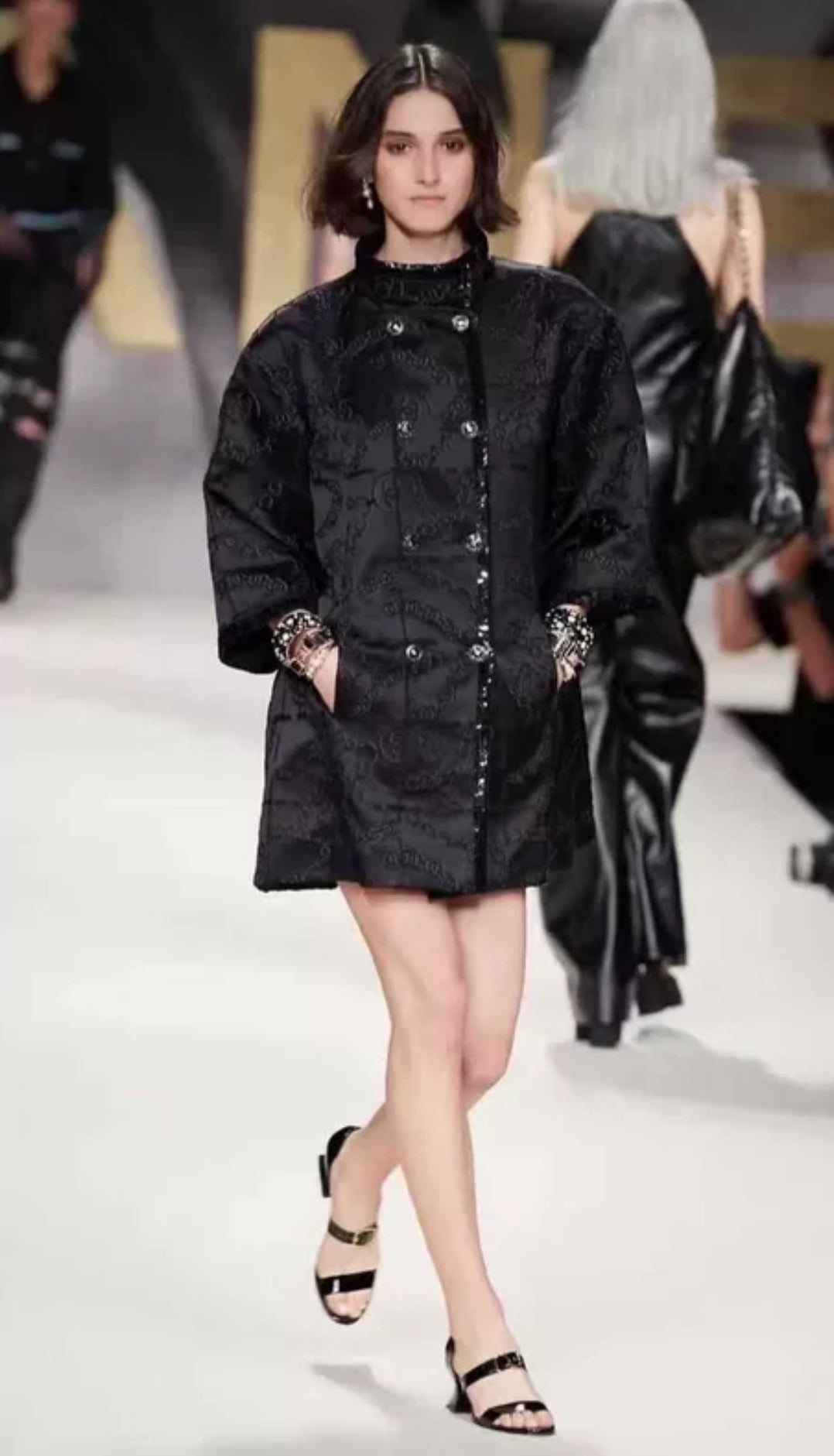 Chanel 22S black jacket – Wararni.com