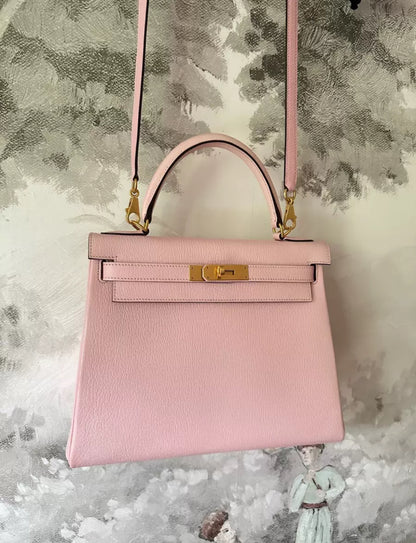 Hermès Kelly 28 Rose Sakura Chèvre Gold Hardware