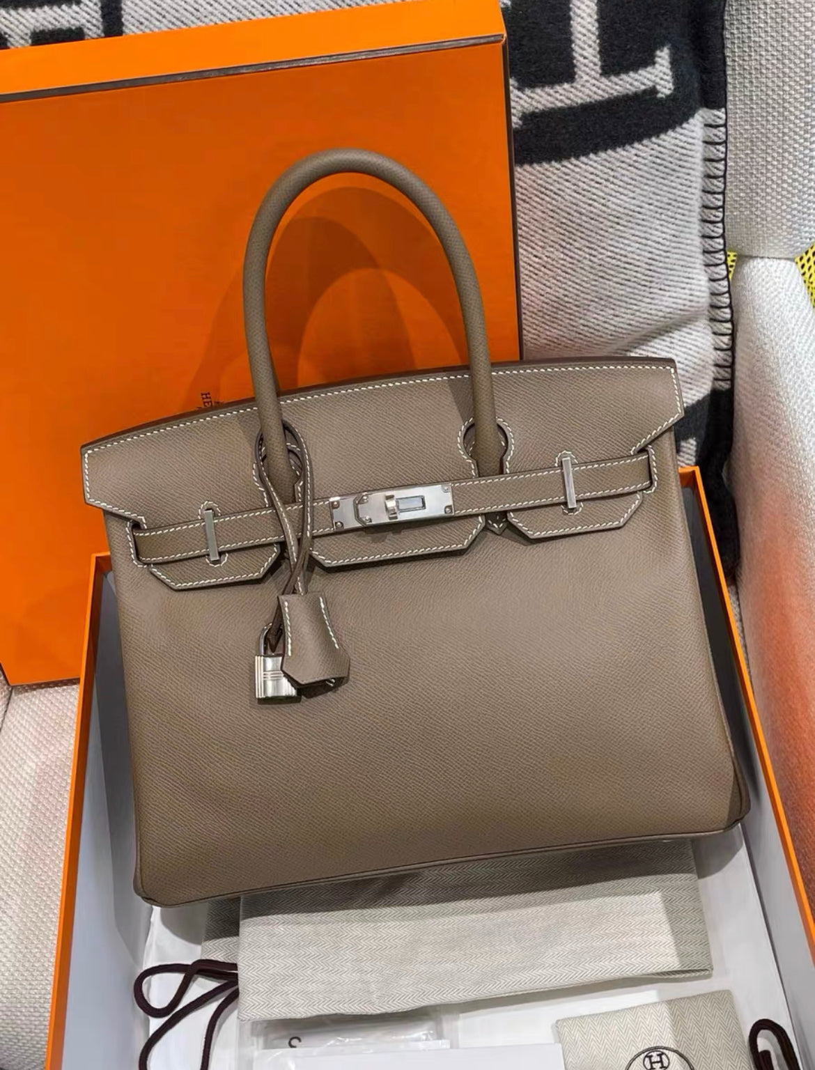 HERMÈS Birkin 30 handbag in Etoupe Epsom leather with Palladium hardware