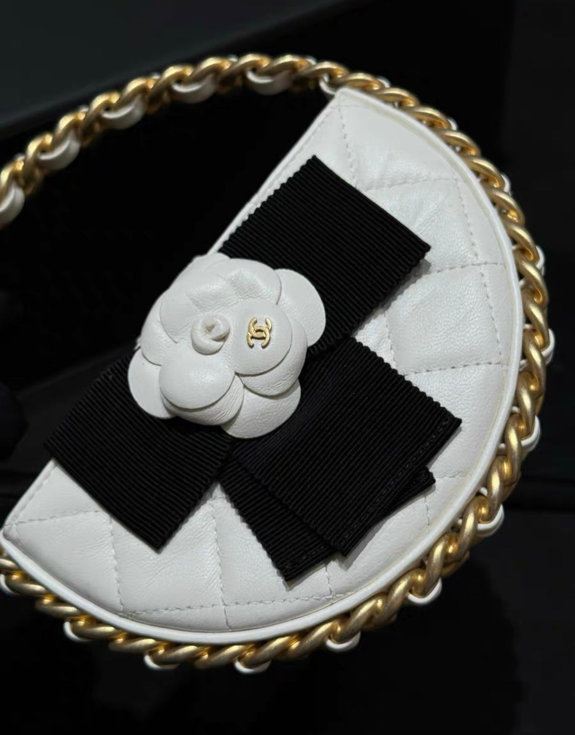 Chanel 23k Camellia Hula Hoop Bag White – Wararni.com