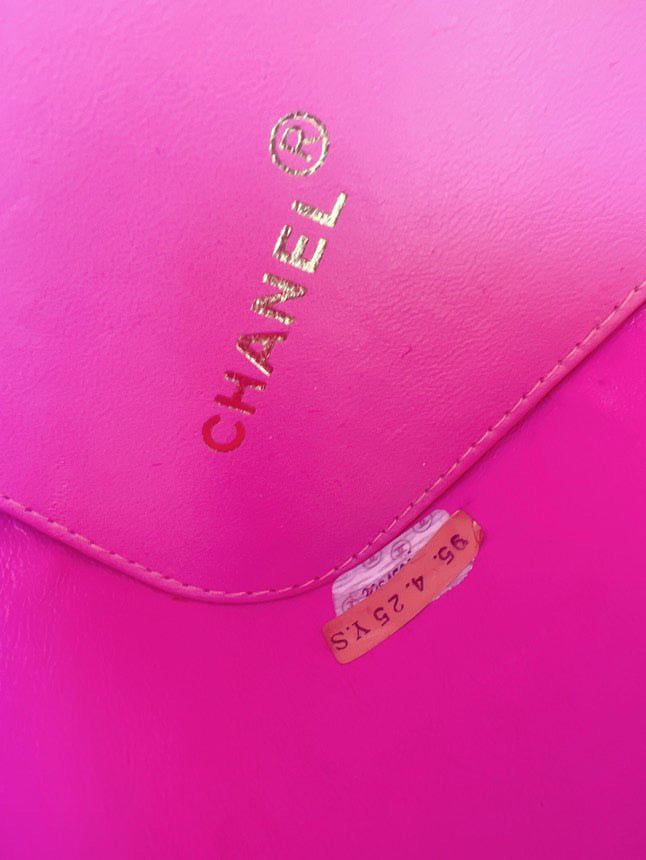 CHANEL 1995 Vintage "Barbie" Heart-Mirror Vanity Case Bag in pink