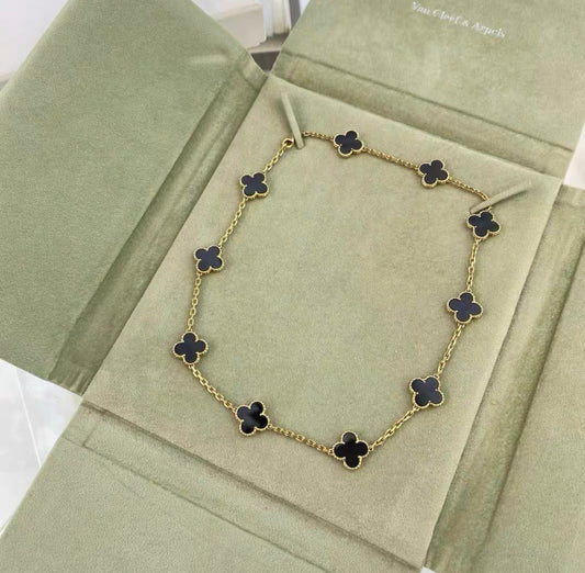 VCA Van Cleef & Arpels Vintage Alhambra necklace, 10 motifs
18K yellow gold, Onyx