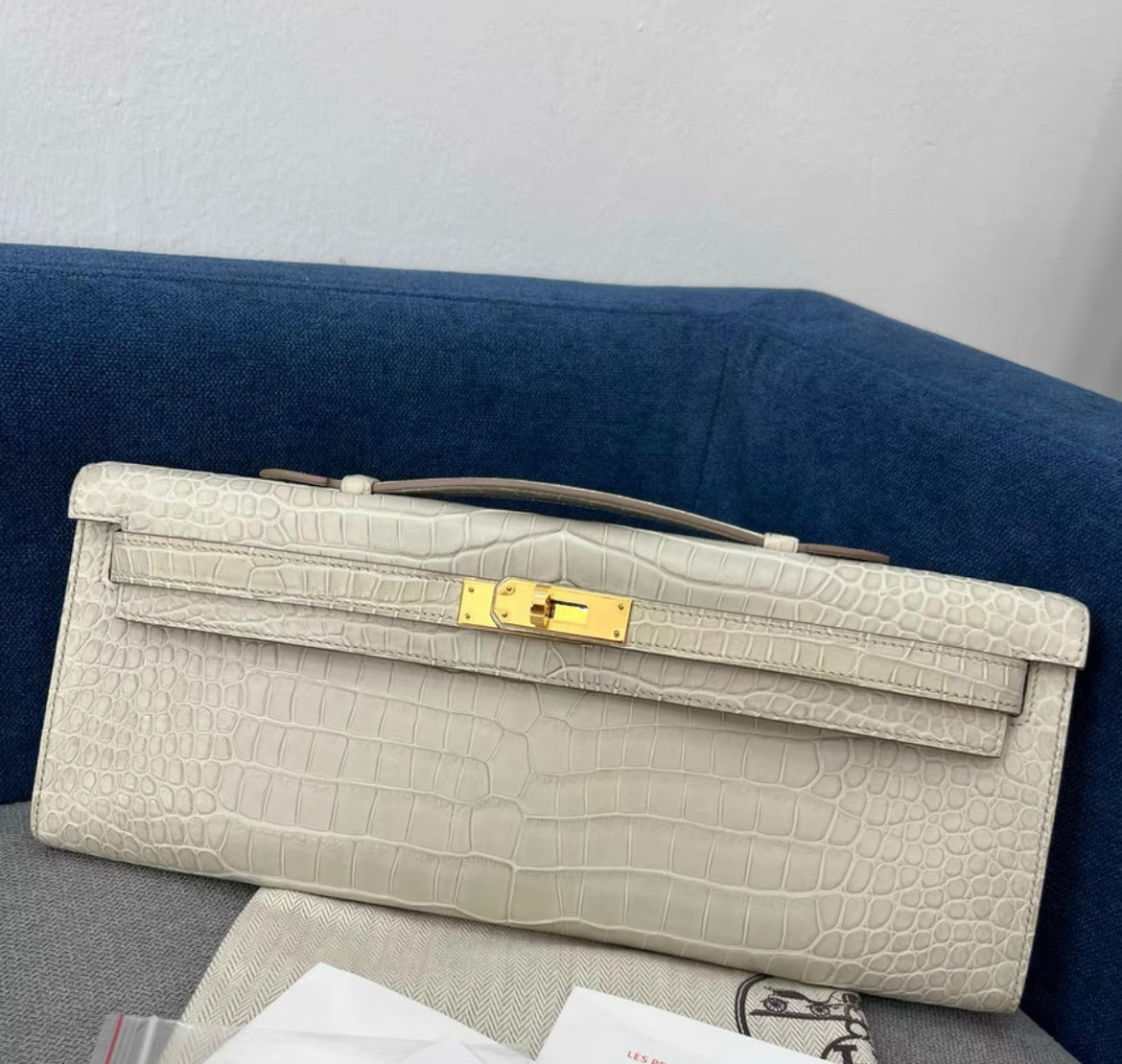 Hermès Kelly Cut Beton Matte Porosus Crocodile Gold Hardware