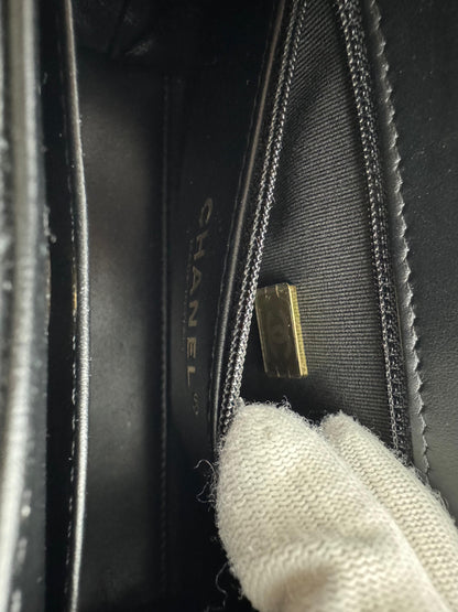 Chanel kelly Bag in Black leather gold hardware