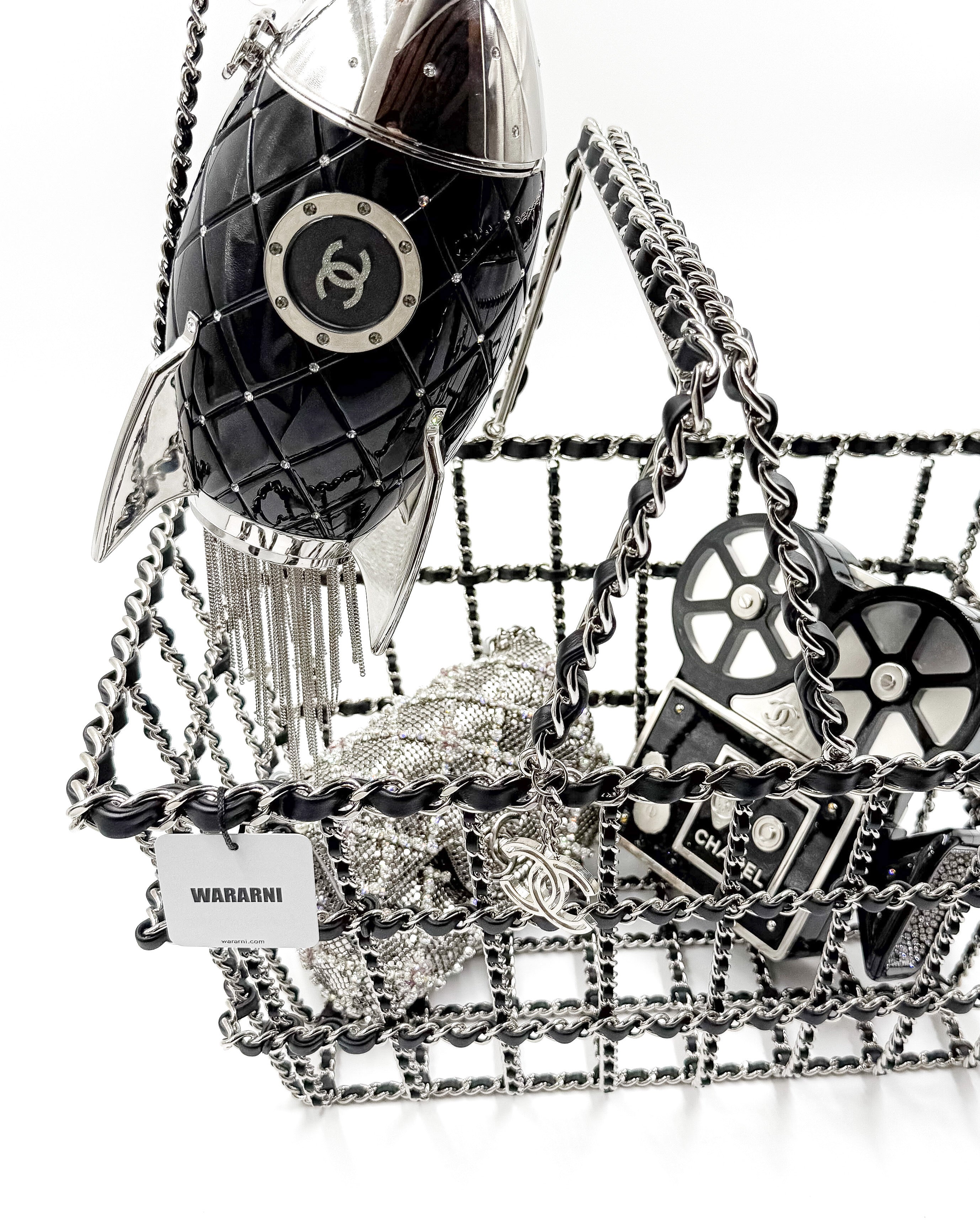 Van Cleef & Arpels Holiday Pendant 2024 – Wararni.com