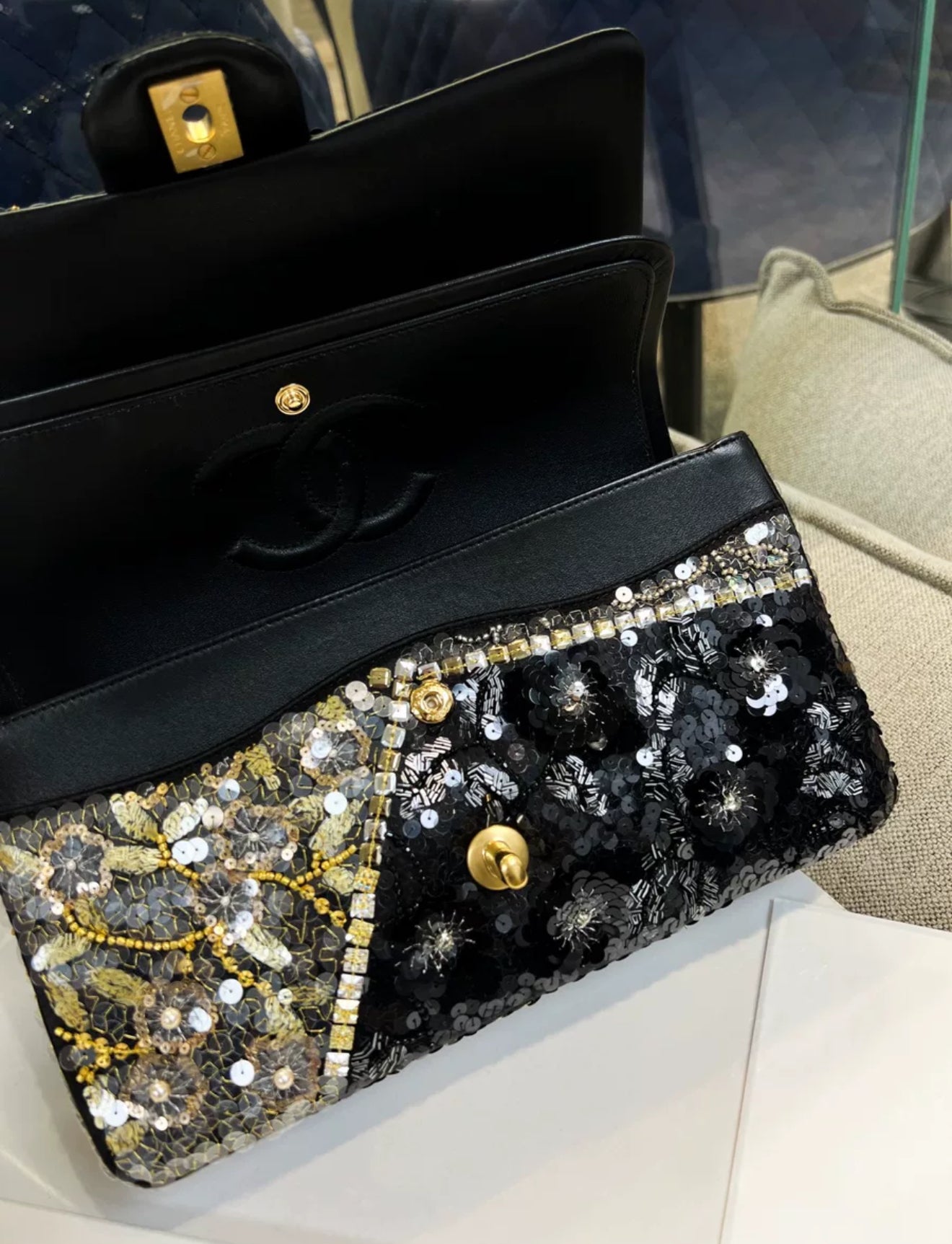 Chanel 25A Embroidered, Sequins & Gold-Tone Metal flap bag