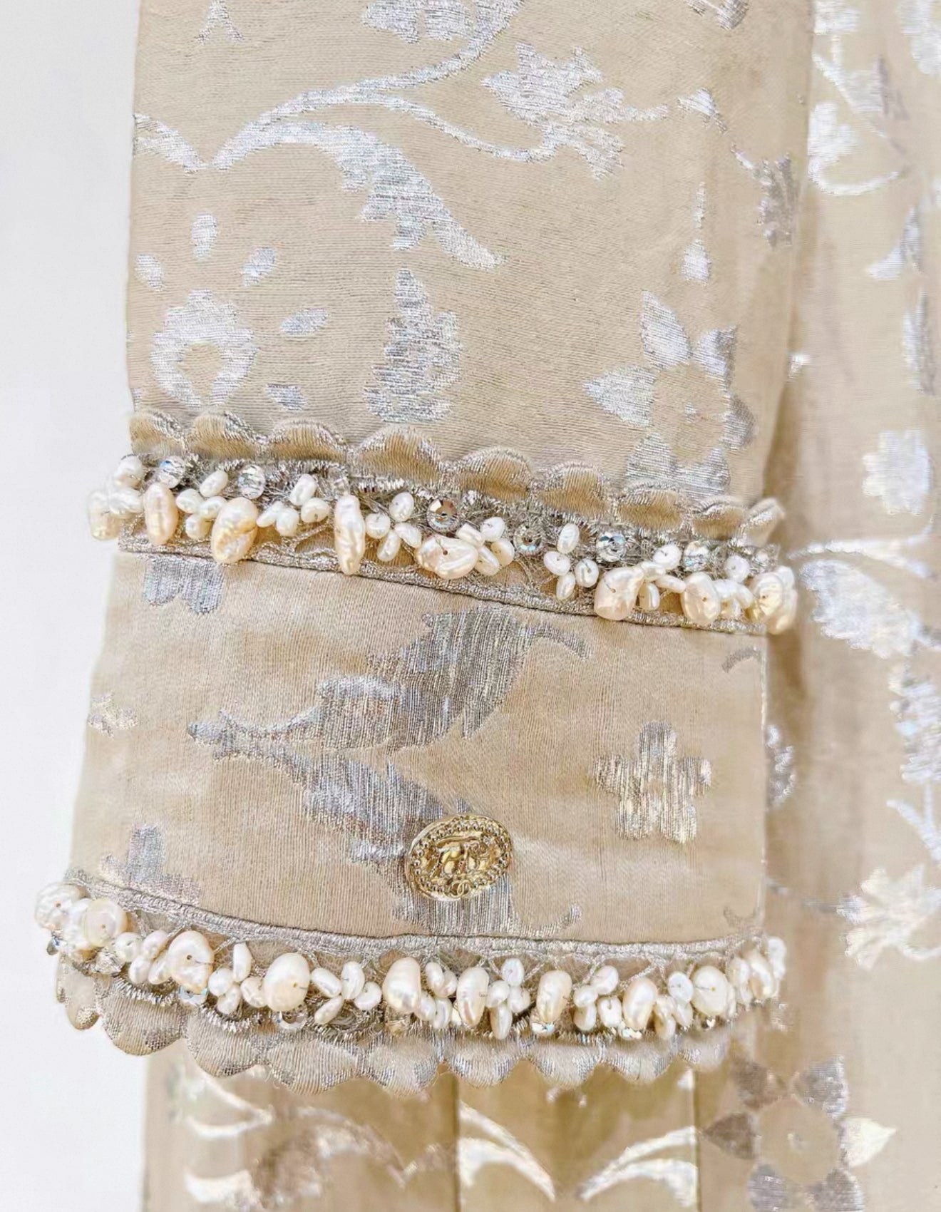 Chanel 2012 Pre-Fall Bombay Métiers d
Art collection pearl jacket