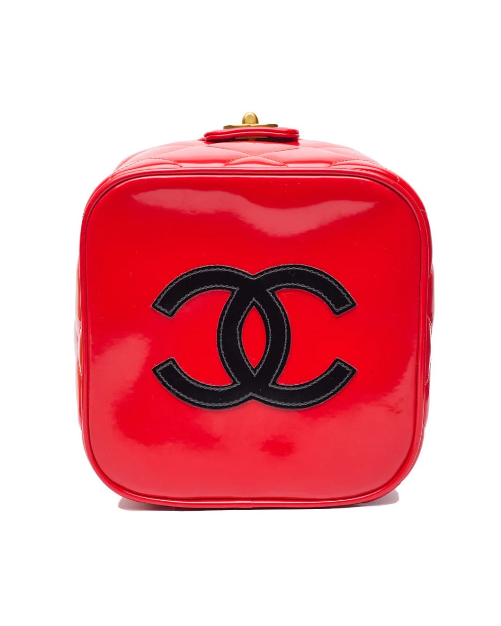 CHANEL 1995 VINTAGE "BARBIE" RED PATENT HEART-MIRROR VANITY CASE BAG